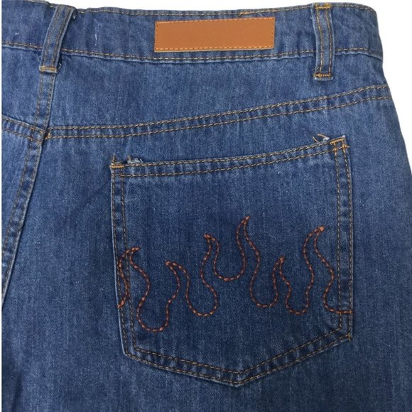 Honey Punch Embroidered Flame Pocket Shorts NWT Sz M - Picture 6 of 11